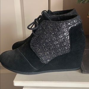 Tom’s black and silver metallic booties 7.5. New!